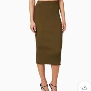 GOOD AMERICAN Plaited Rib Midi Skirt In Fog001